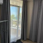 Cozy Sea View 아파트 소조폴