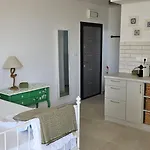 Cozy Sea View 소조폴