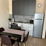 Cozy Sea View 소조폴
