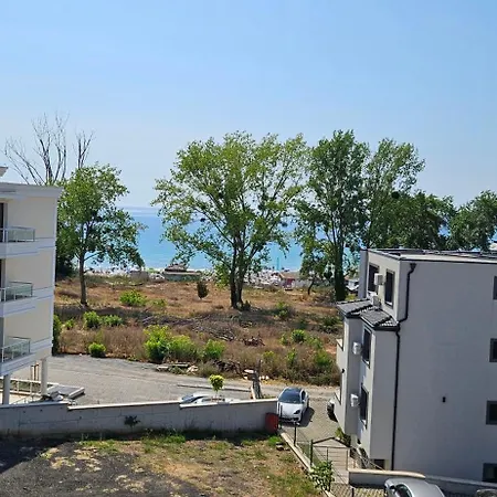 Апартаменты Cozy Sea View *